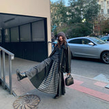 In The Autumn Of 2025, The New Art Sense Wears The Retro Design Lattice Splicing Tight Waist Skirt