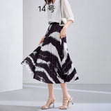 2025 New High-Rise Half-Dress Woman Tight Waist Ink Print Design Sense A-Character Skirt In The Long Folded Skirt