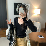 High-Level Pit Strip V-Neck Long Sleeves Hit The Bottom Of The Knitted Shirt Women Autumn 2025 New Big Look And Familiar Top
